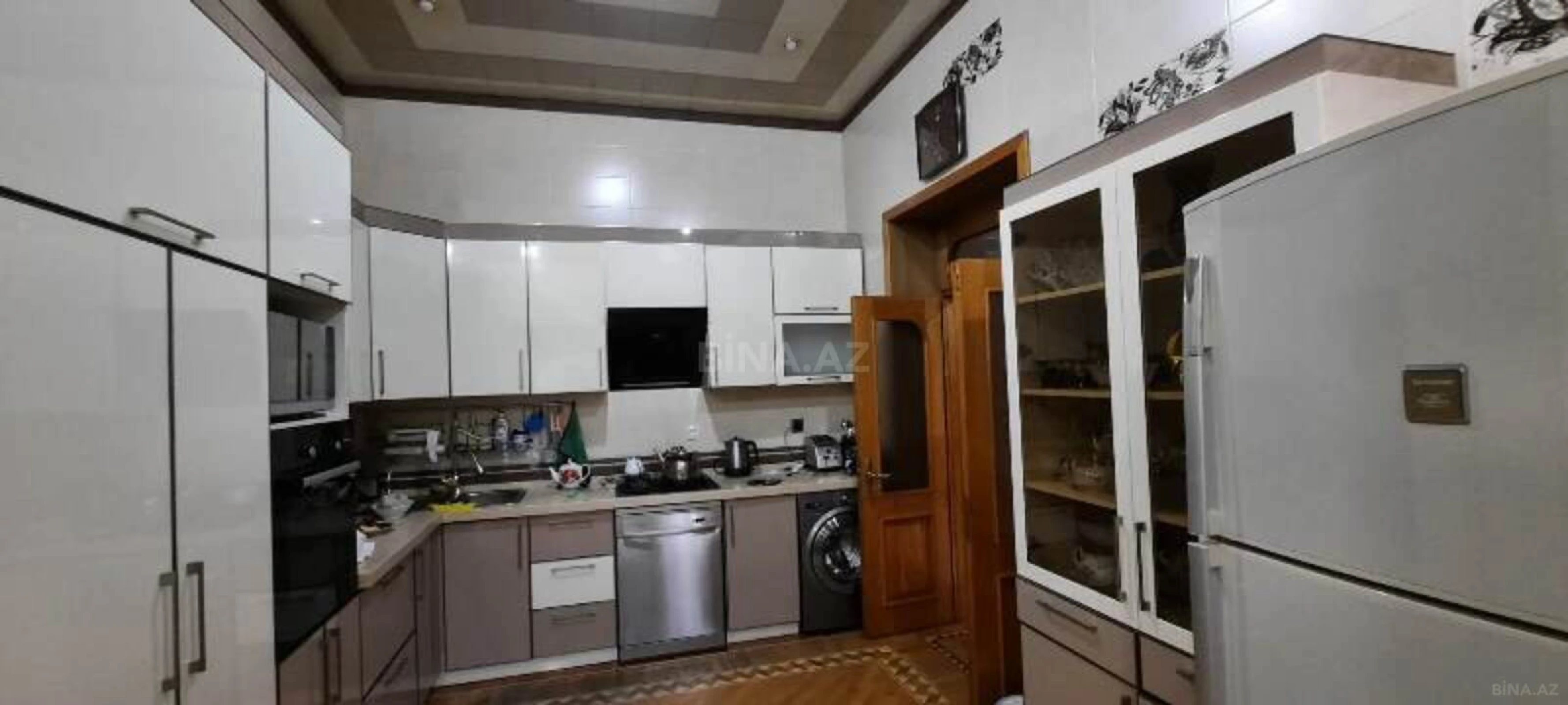 Satılır 6 otaqlı həyət evi 550 m²