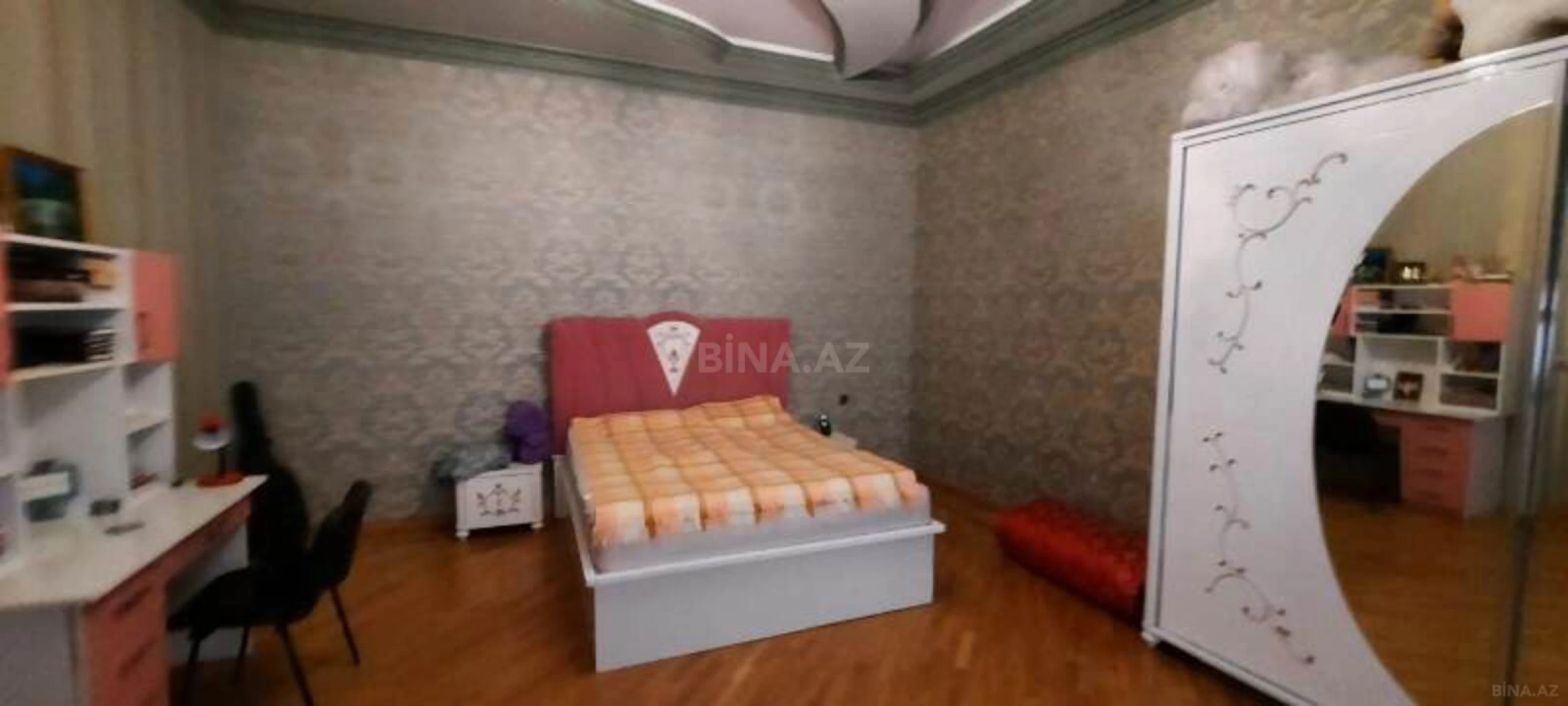 Satılır 6 otaqlı həyət evi 550 m²