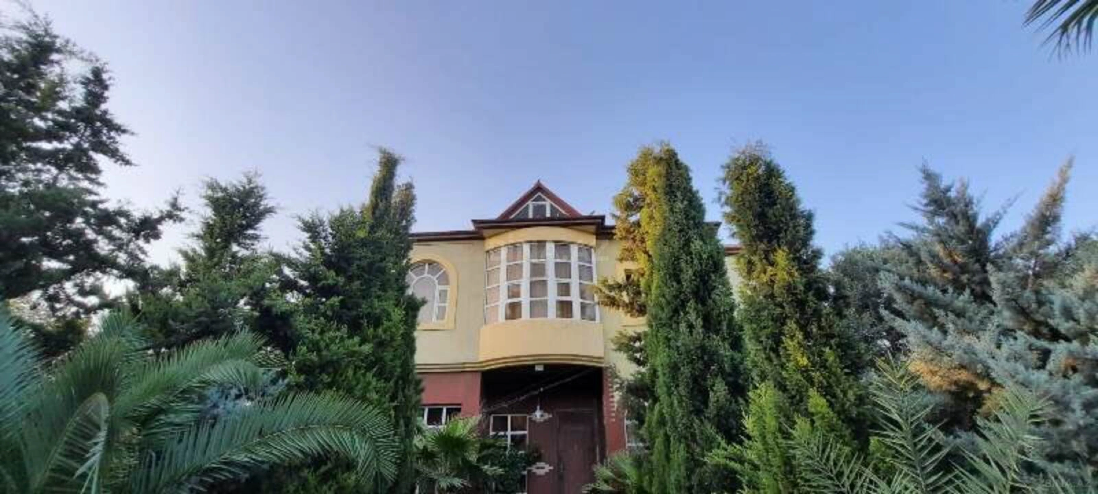 Satılır 6 otaqlı həyət evi 550 m²