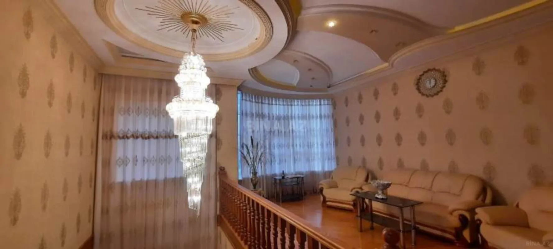 Satılır 6 otaqlı həyət evi 550 m²