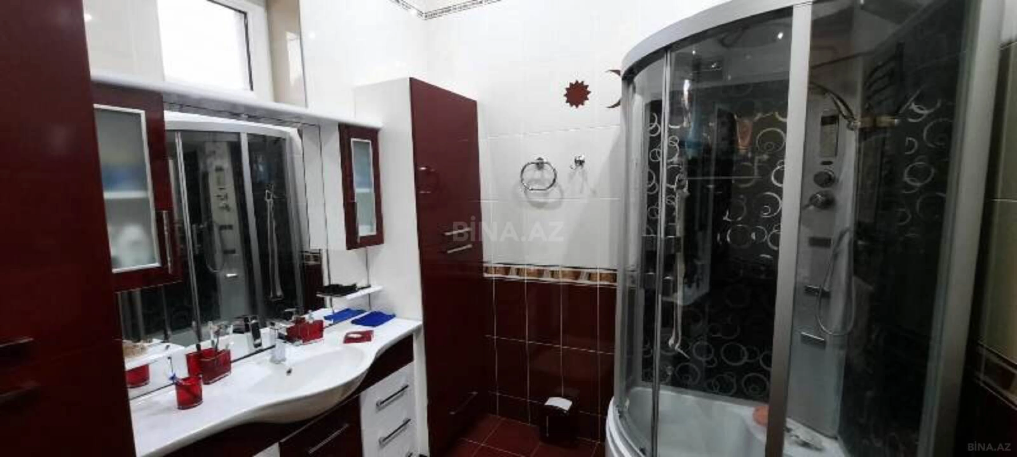 Satılır 6 otaqlı həyət evi 550 m²