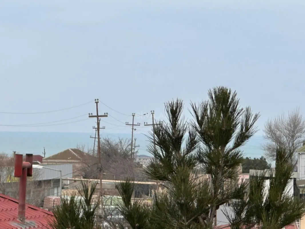 Satılır 10 otaqlı həyət evi 500 m²