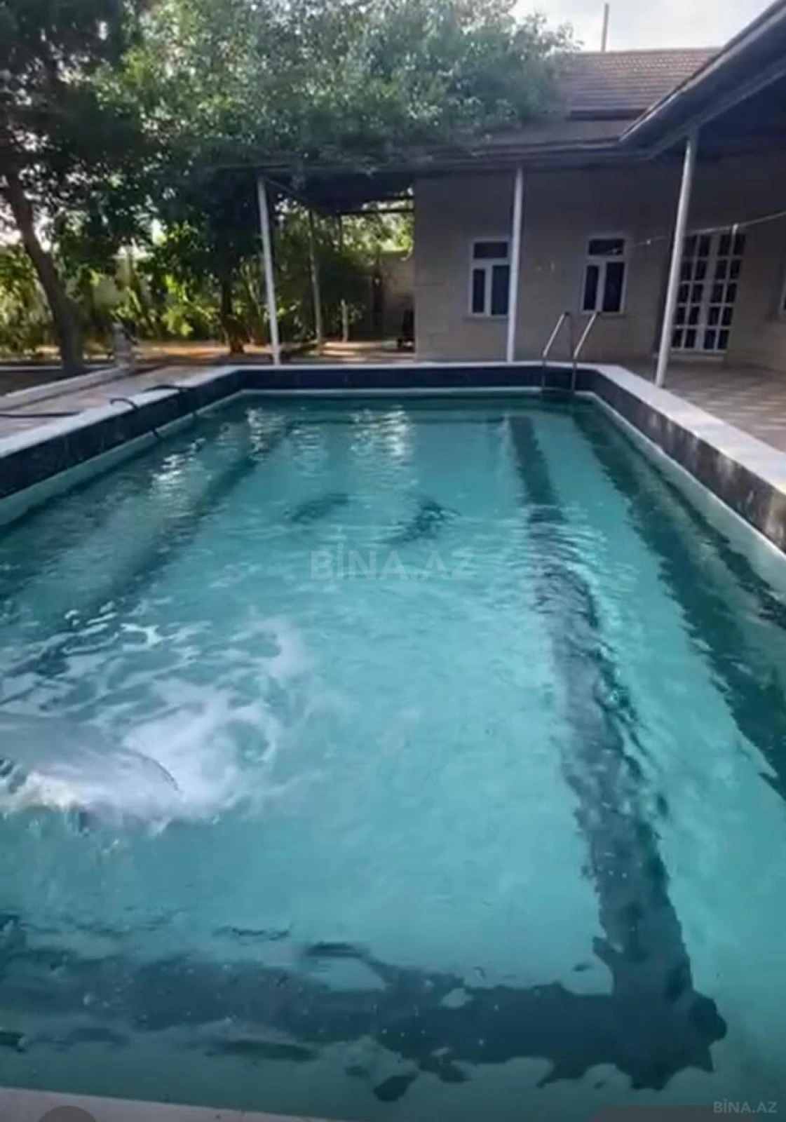 Satılır 10 otaqlı həyət evi 500 m²