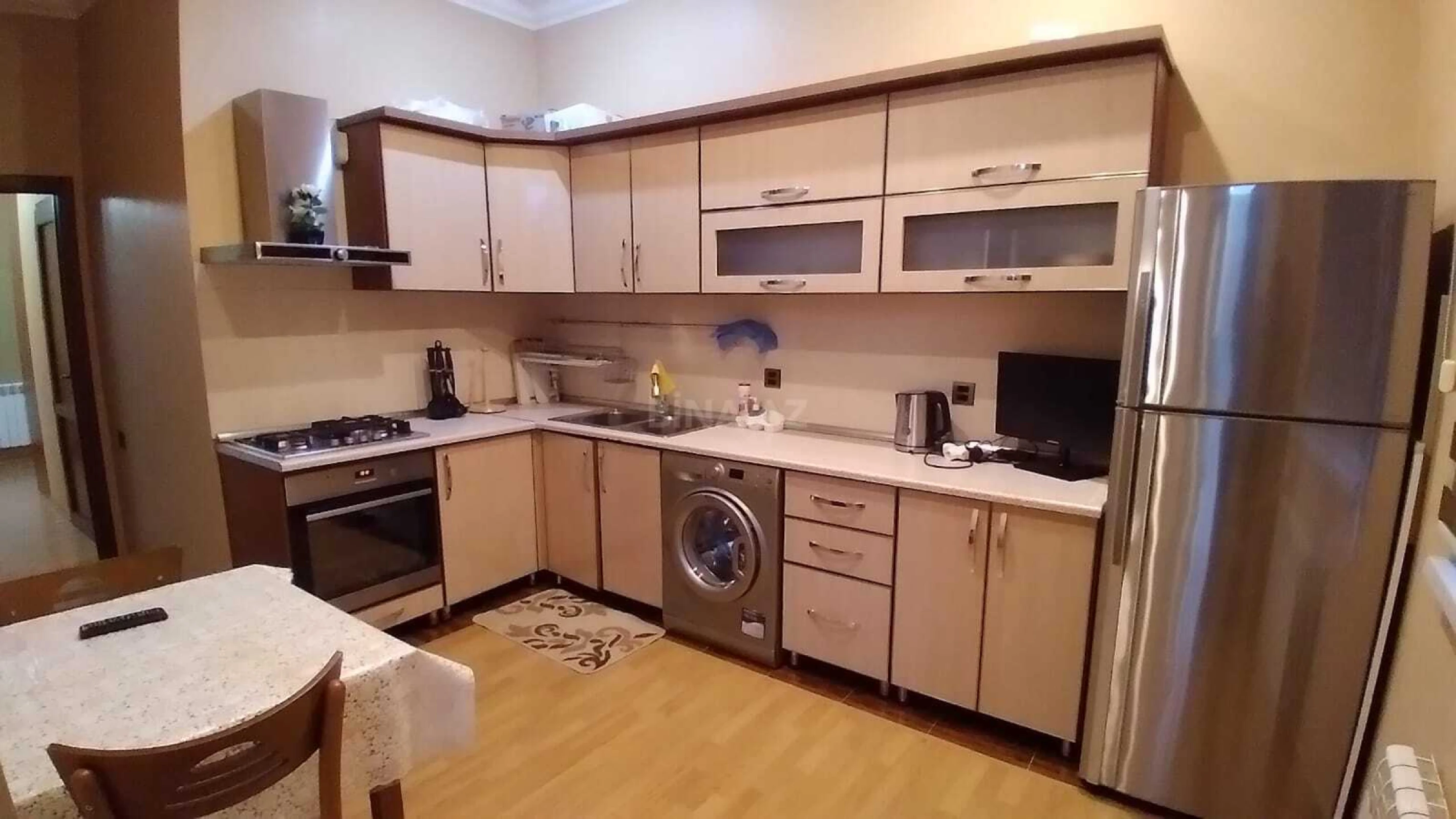 Kirayə verilir 2 otaqlı mənzil 80 m²