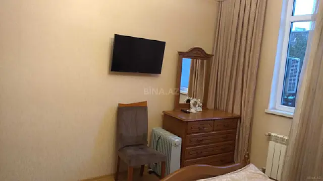 Kirayə verilir 2 otaqlı mənzil 80 m²