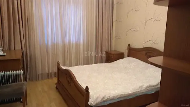 Kirayə verilir 2 otaqlı mənzil 80 m²