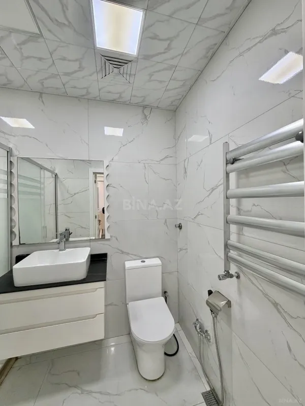 Satılır 2 otaqlı mənzil 82 m²