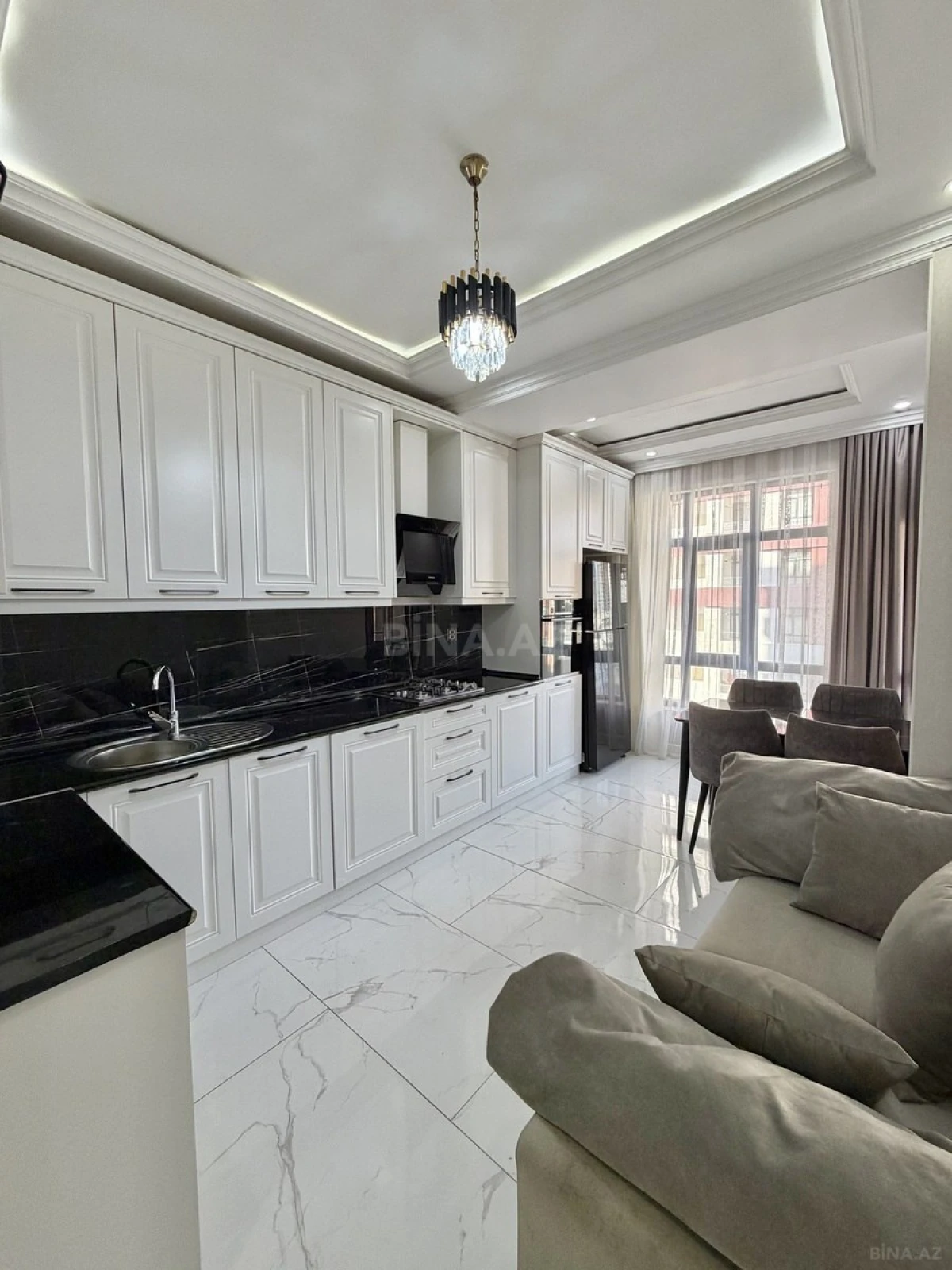 Satılır 2 otaqlı mənzil 82 m²