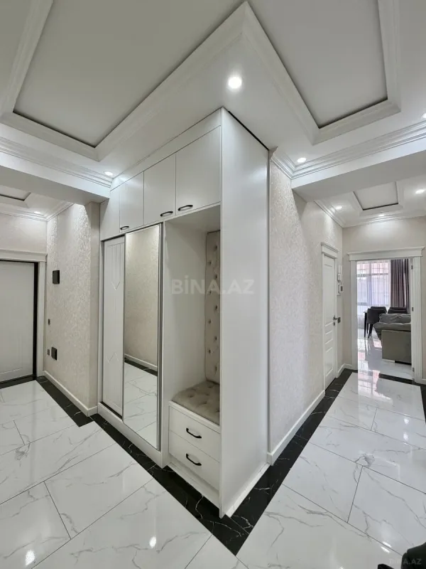 Satılır 2 otaqlı mənzil 82 m²