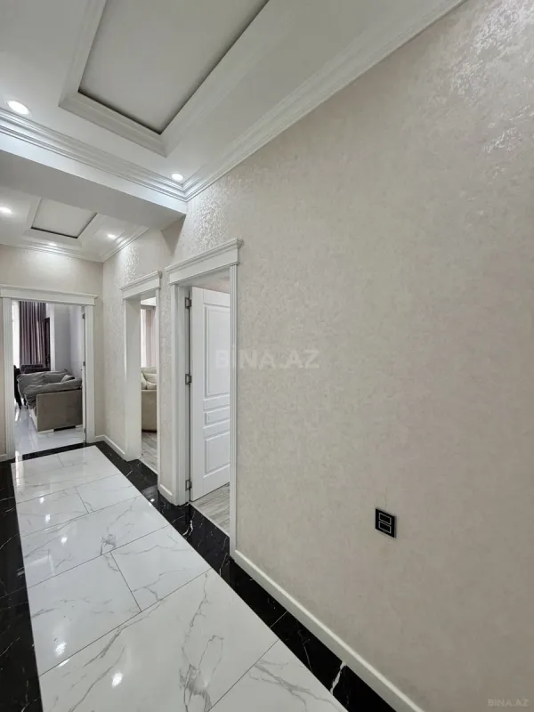 Satılır 2 otaqlı mənzil 82 m²