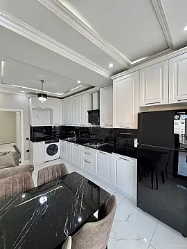 Satılır 2 otaqlı mənzil 82 m²