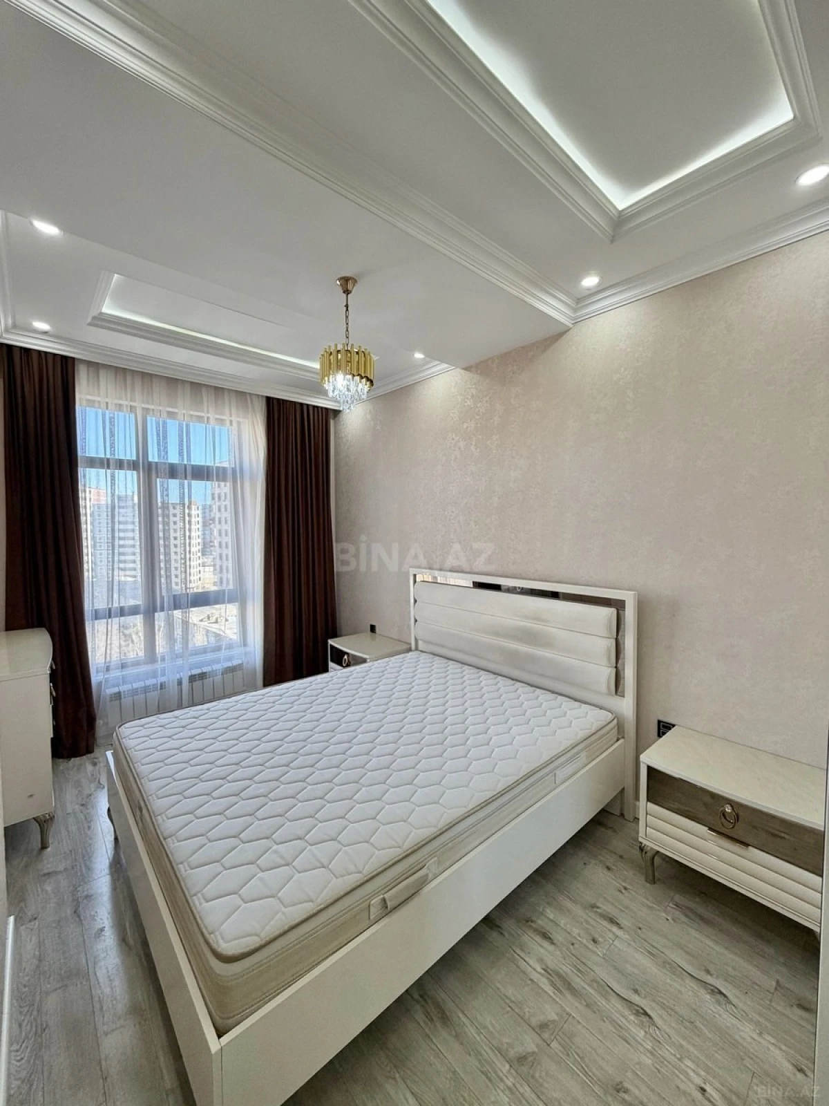 Satılır 2 otaqlı mənzil 82 m²