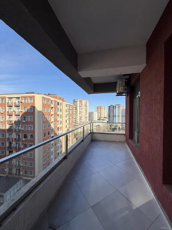 Satılır 2 otaqlı mənzil 82 m²