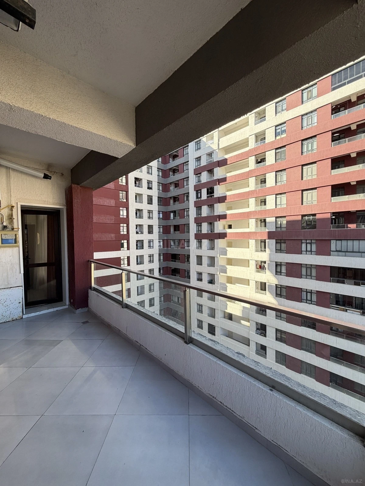 Satılır 2 otaqlı mənzil 82 m²