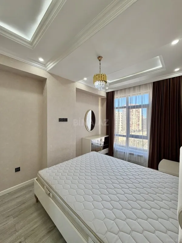 Satılır 2 otaqlı mənzil 82 m²