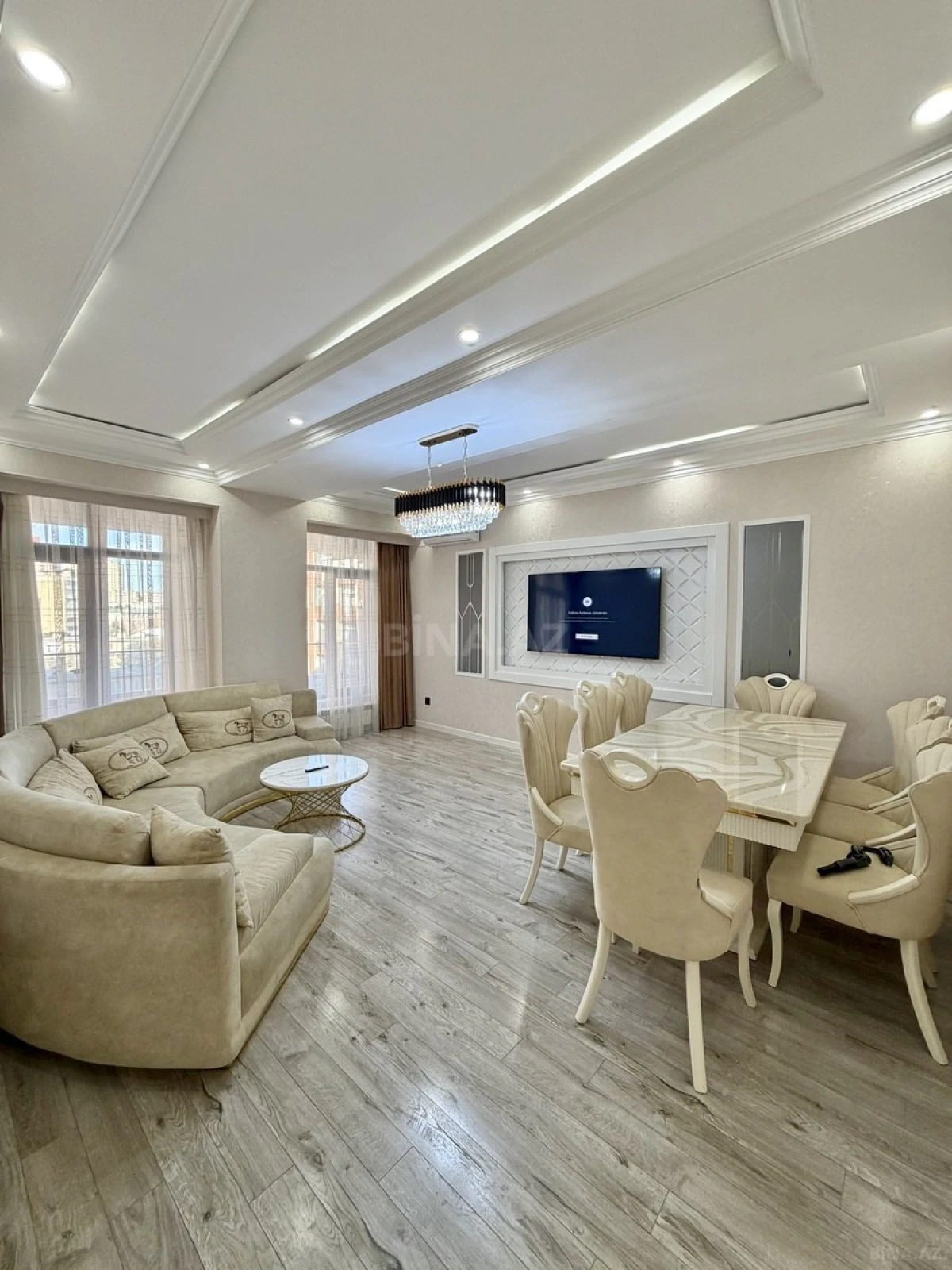 Satılır 2 otaqlı mənzil 82 m²