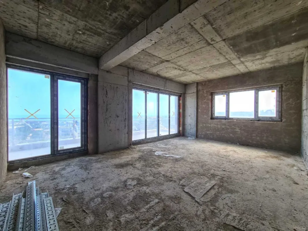 Satılır 4 otaqlı mənzil 185 m²