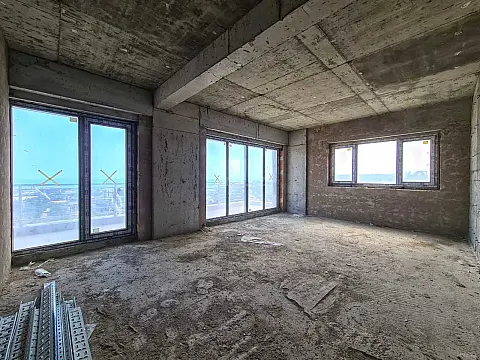 Satılır 4 otaqlı mənzil 185 m²