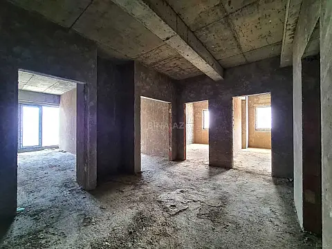 Satılır 4 otaqlı mənzil 185 m²