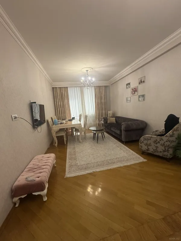 Satılır 3 otaqlı mənzil 137 m²