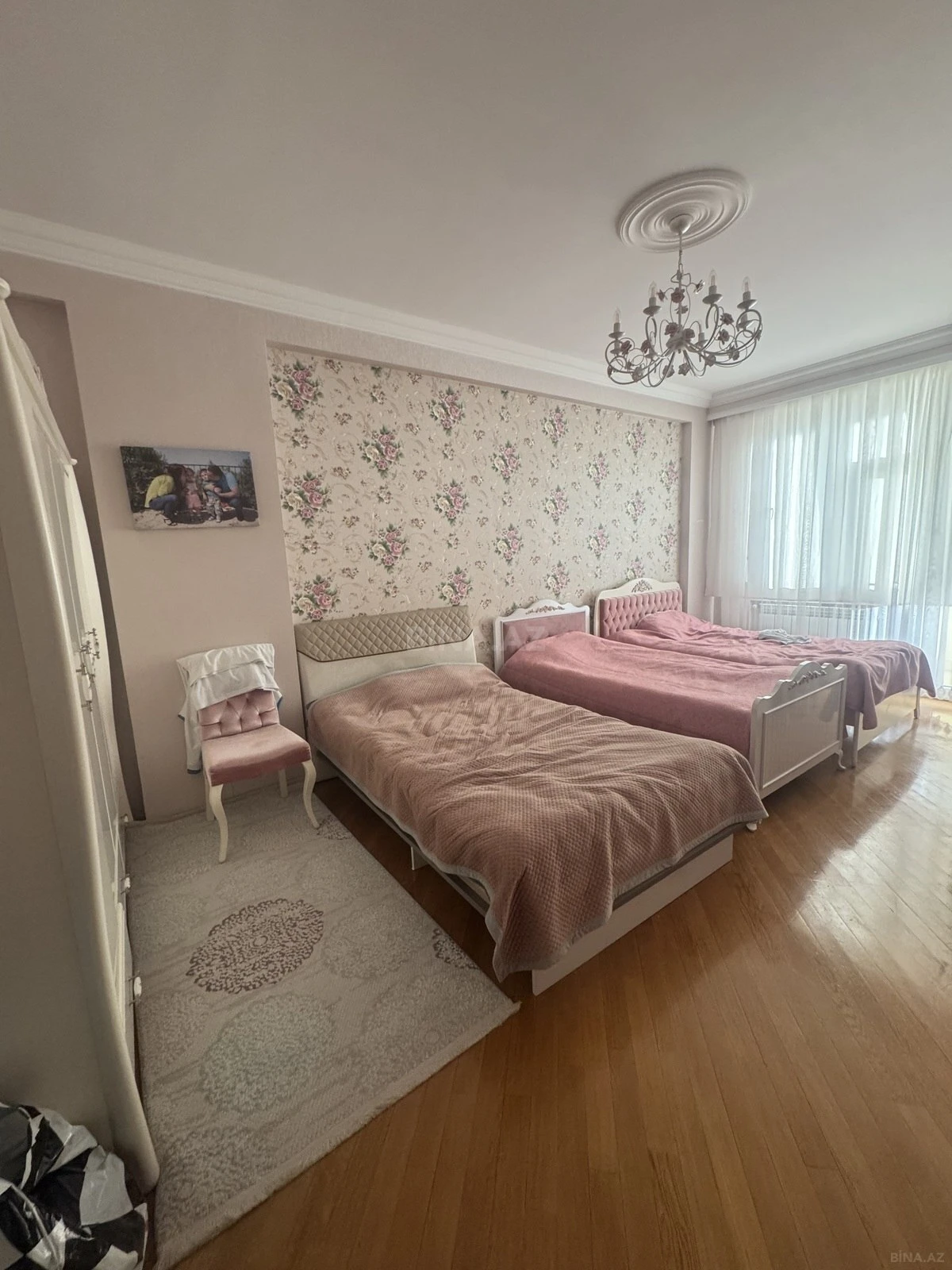 Satılır 3 otaqlı mənzil 137 m²