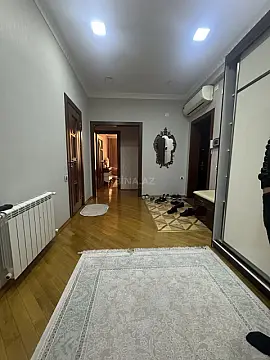Satılır 3 otaqlı mənzil 137 m²