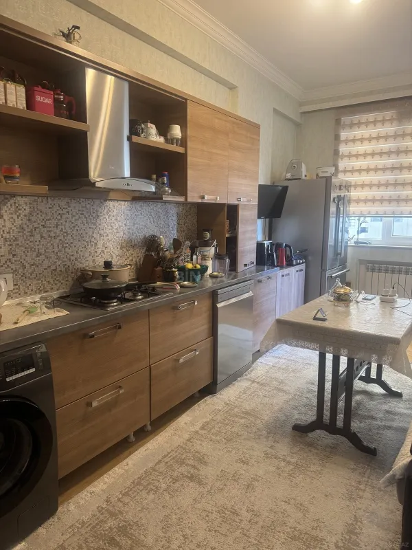 Satılır 3 otaqlı mənzil 137 m²