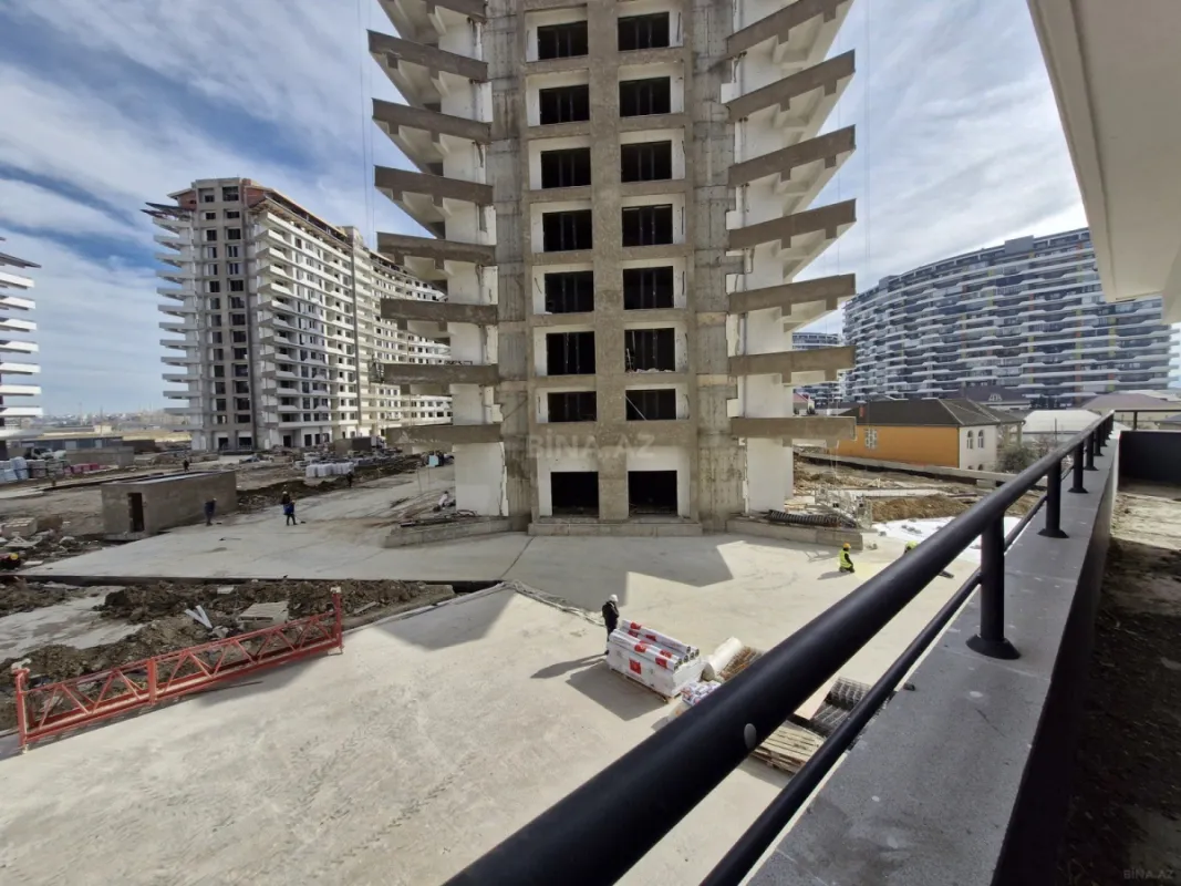 Satılır 3 otaqlı mənzil 147 m²