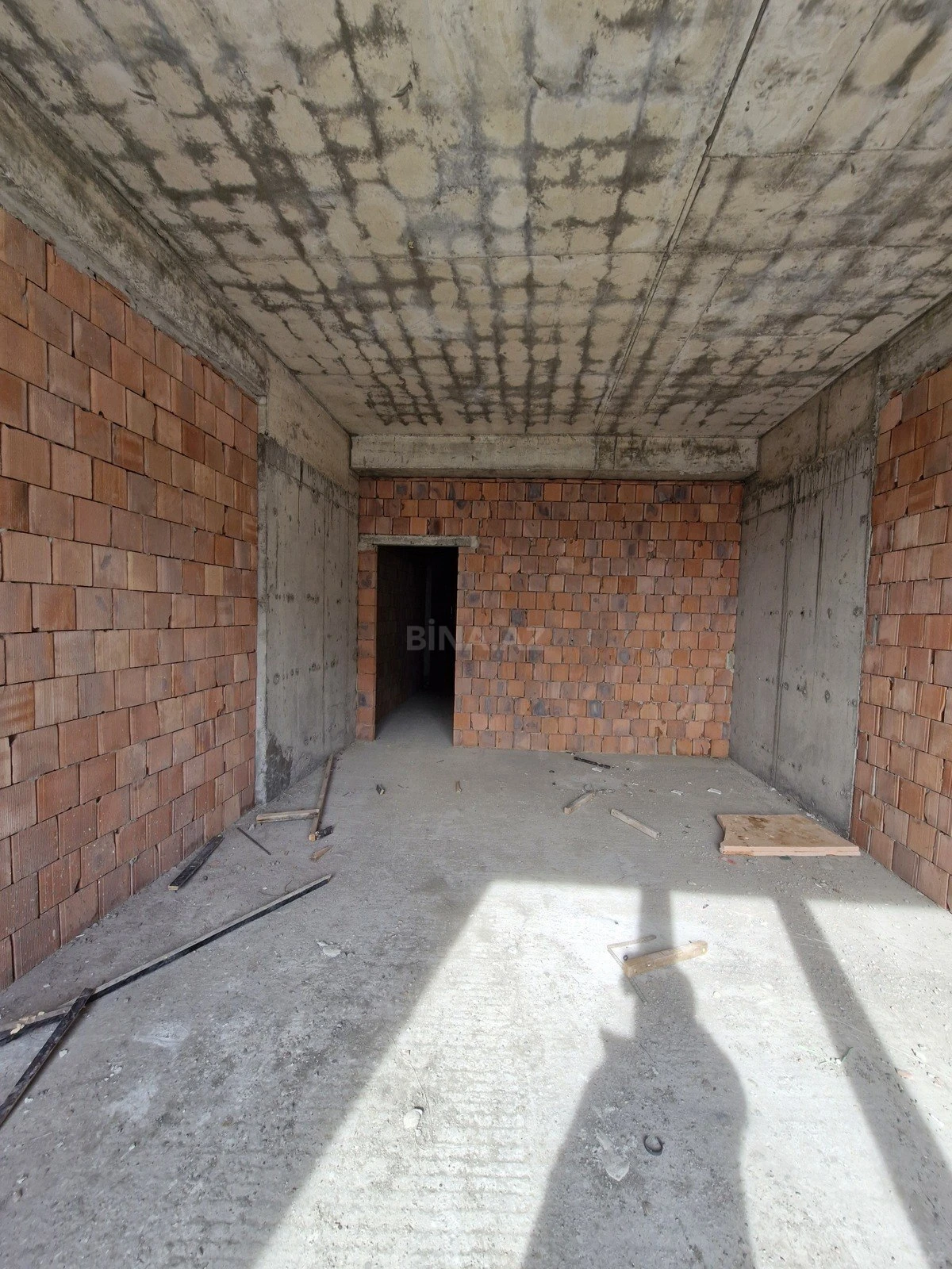 Satılır 3 otaqlı mənzil 147 m²