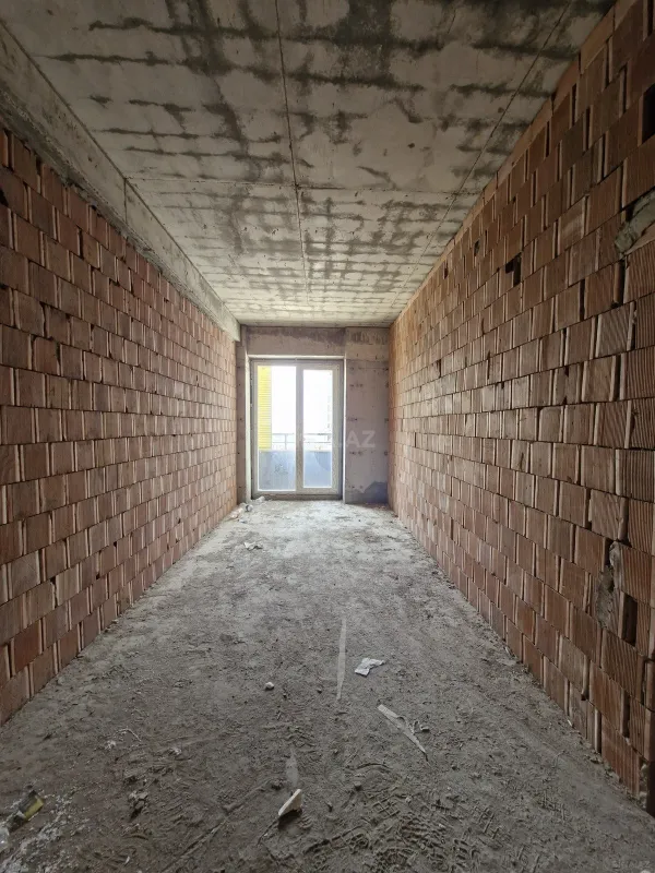 Satılır 3 otaqlı mənzil 147 m²