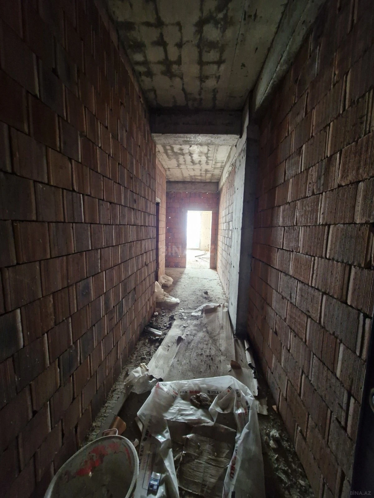 Satılır 3 otaqlı mənzil 147 m²