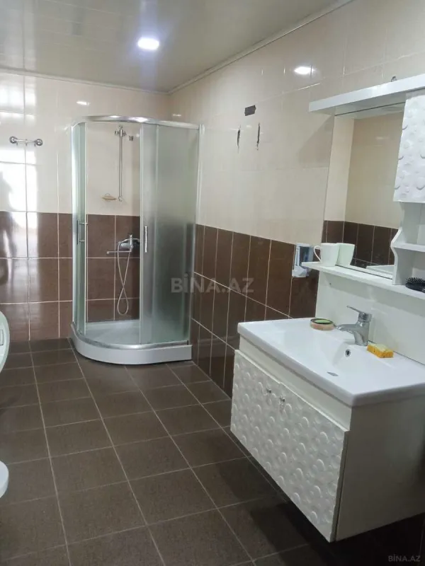 Kirayə verilir 2 otaqlı mənzil 101 m²