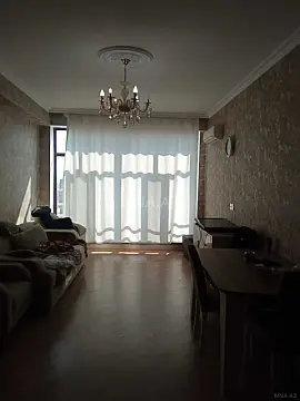 Kirayə verilir 2 otaqlı mənzil 101 m²
