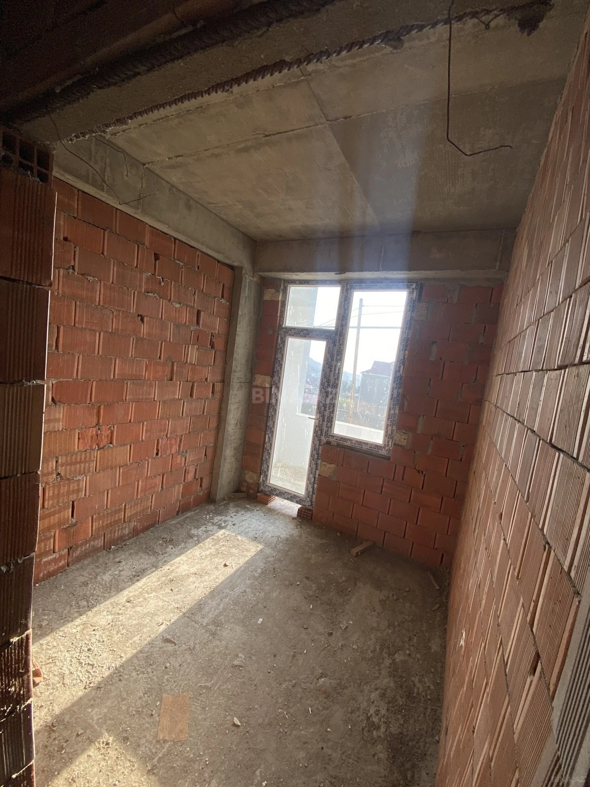 Satılır 2 otaqlı mənzil 49 m²