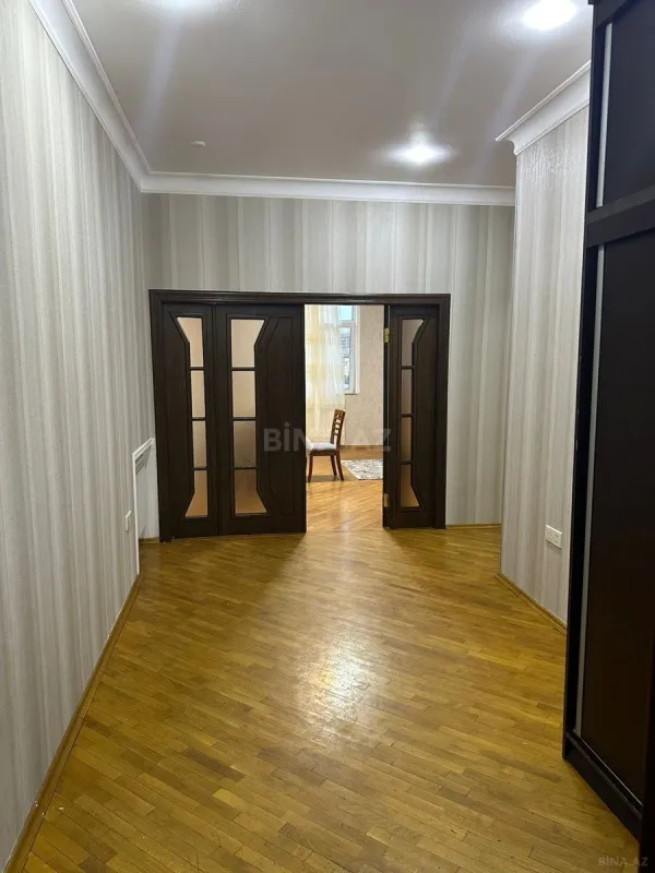 Kirayə verilir 2 otaqlı mənzil 90 m²