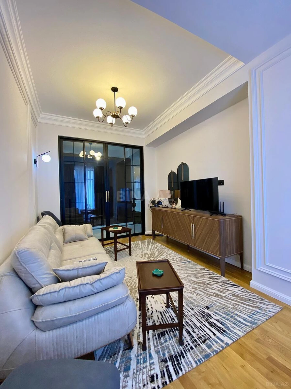 Kirayə verilir 2 otaqlı mənzil 100 m²