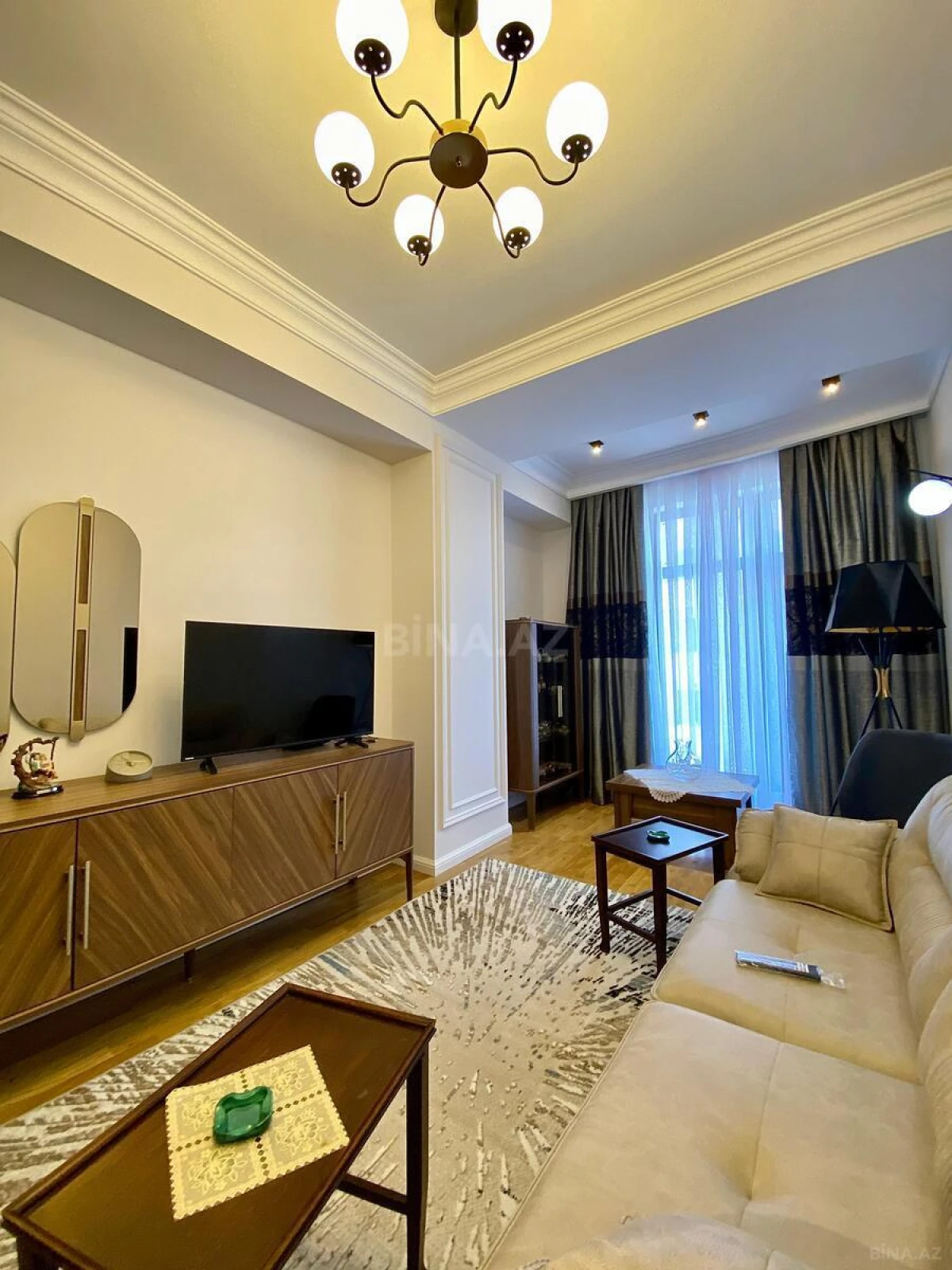 Kirayə verilir 2 otaqlı mənzil 100 m²