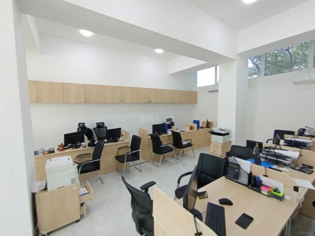 Satılır obyekt 178 m²