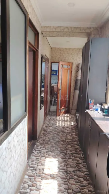 Satılır 4 otaqlı mənzil 100 m²