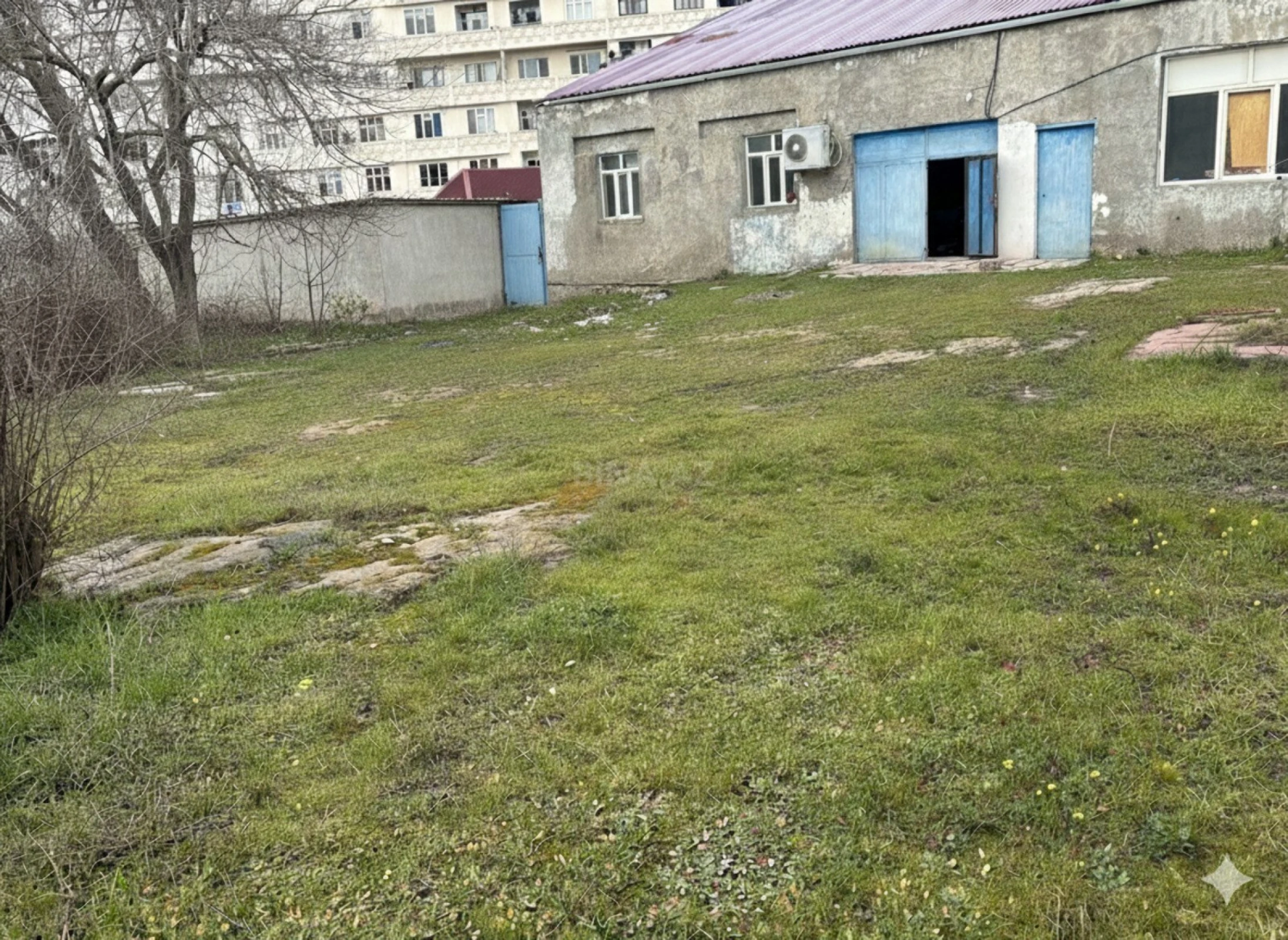 Kirayə verilir obyekt 320 m²