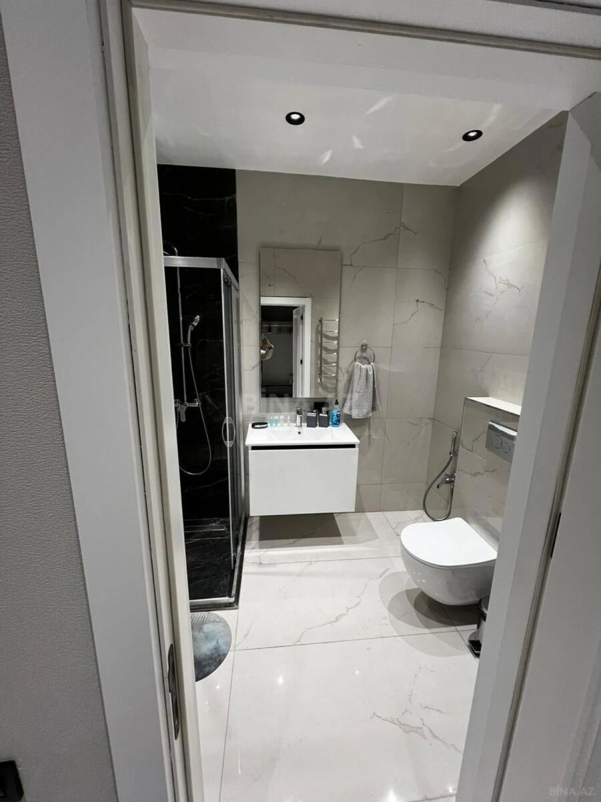 Kirayə verilir 2 otaqlı mənzil 71.5 m²