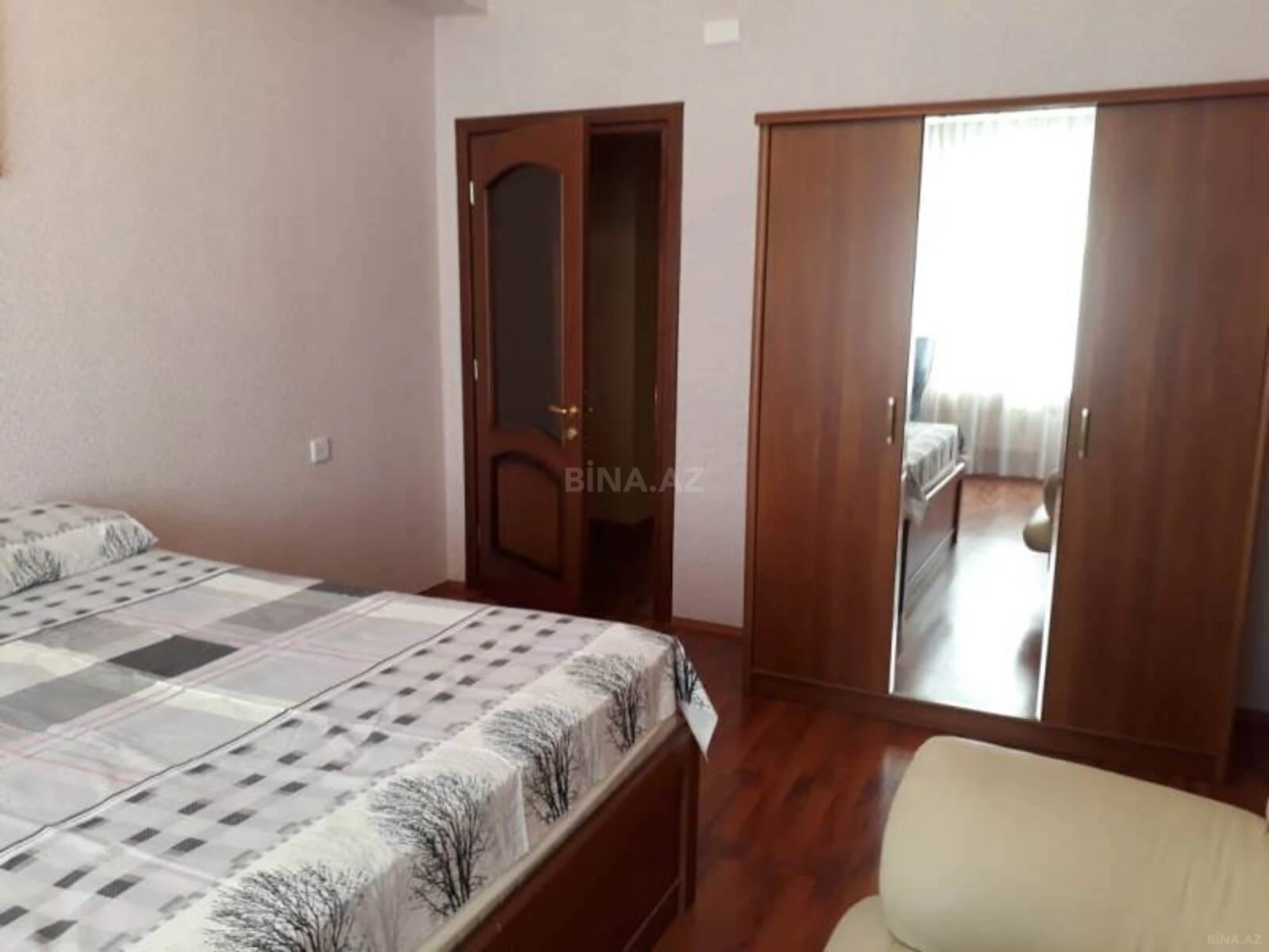 Kirayə verilir 3 otaqlı mənzil 138 m²