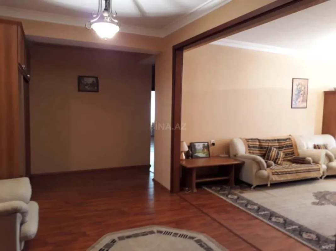 Kirayə verilir 3 otaqlı mənzil 138 m²