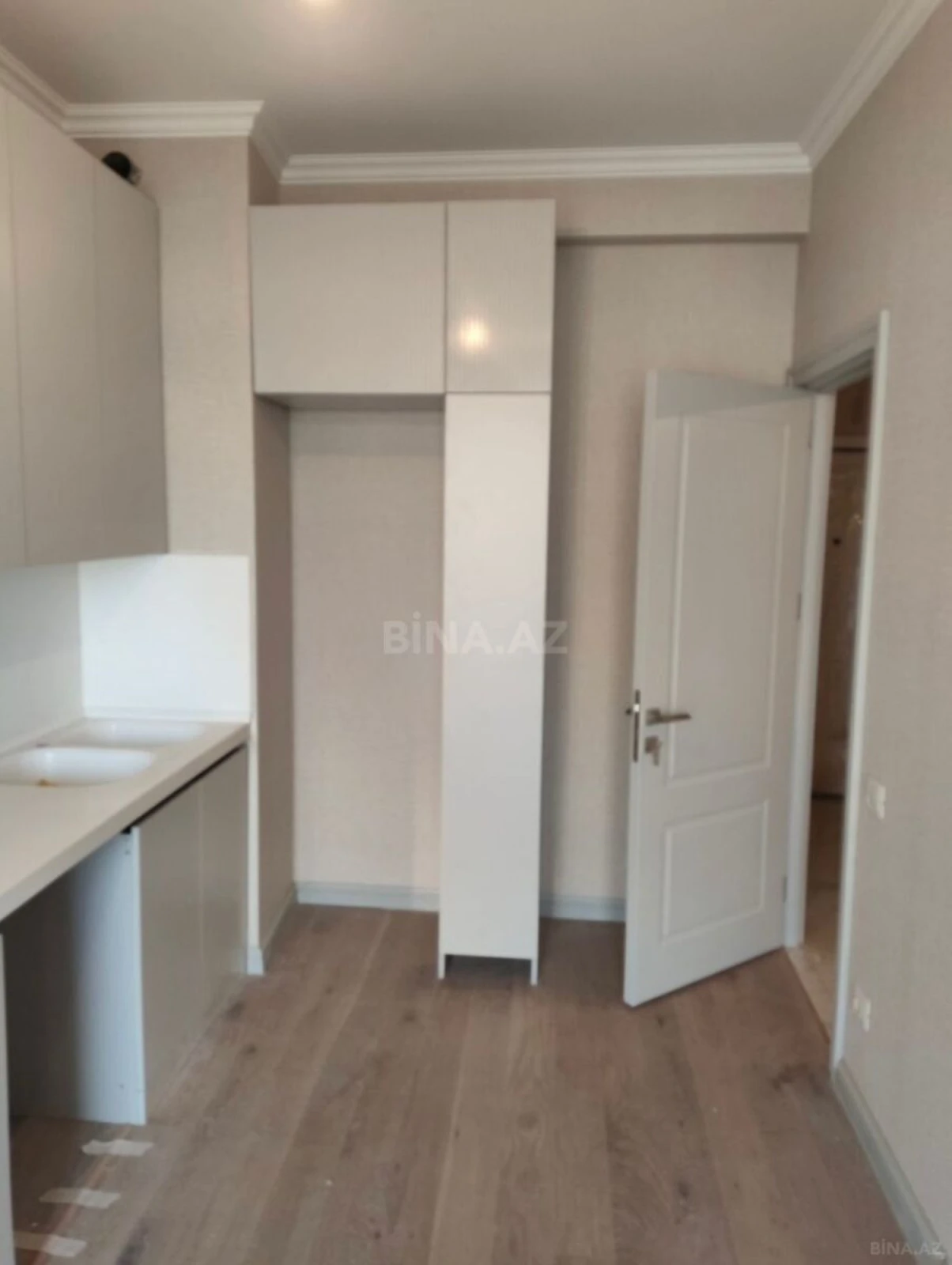 Satılır 2 otaqlı mənzil 61 m²