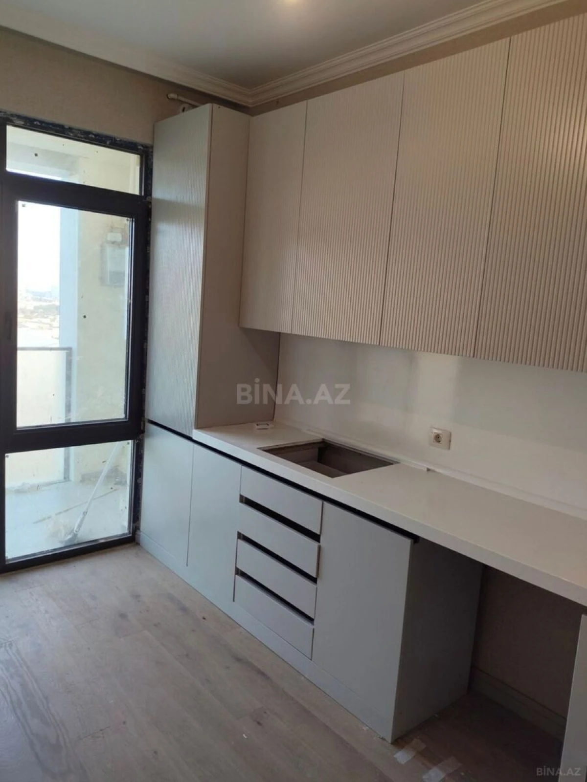 Satılır 2 otaqlı mənzil 61 m²