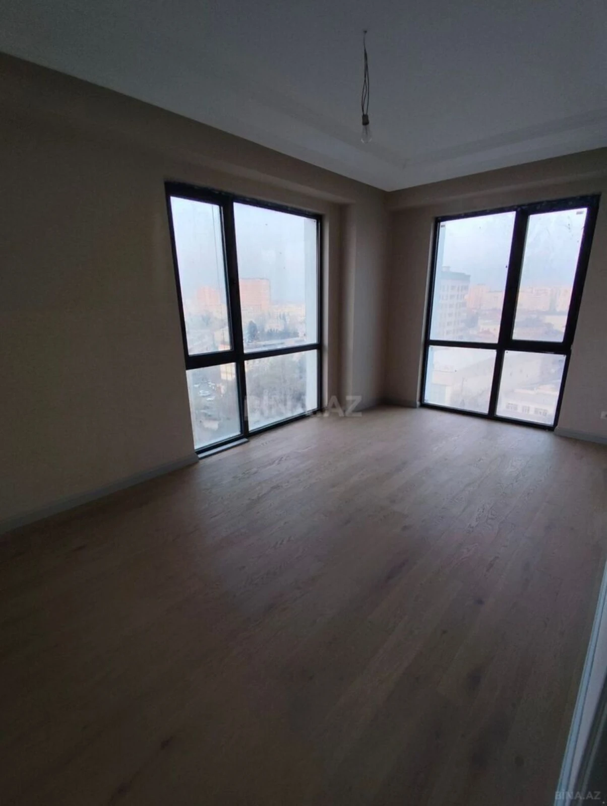 Satılır 2 otaqlı mənzil 61 m²