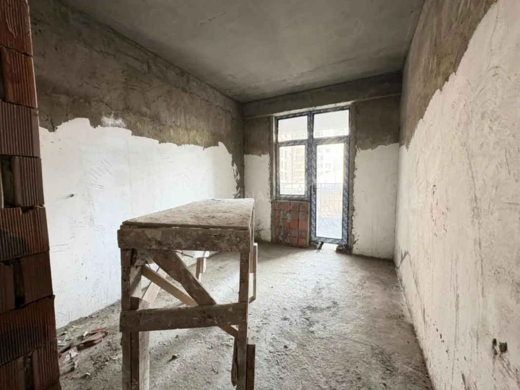 Satılır 3 otaqlı mənzil 107.2 m²