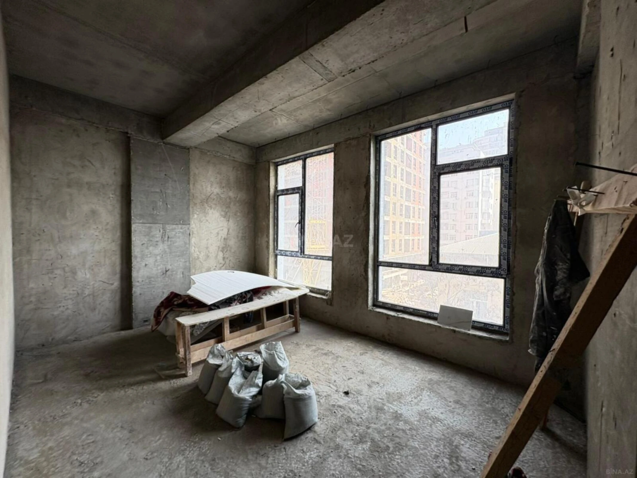 Satılır 3 otaqlı mənzil 107.2 m²