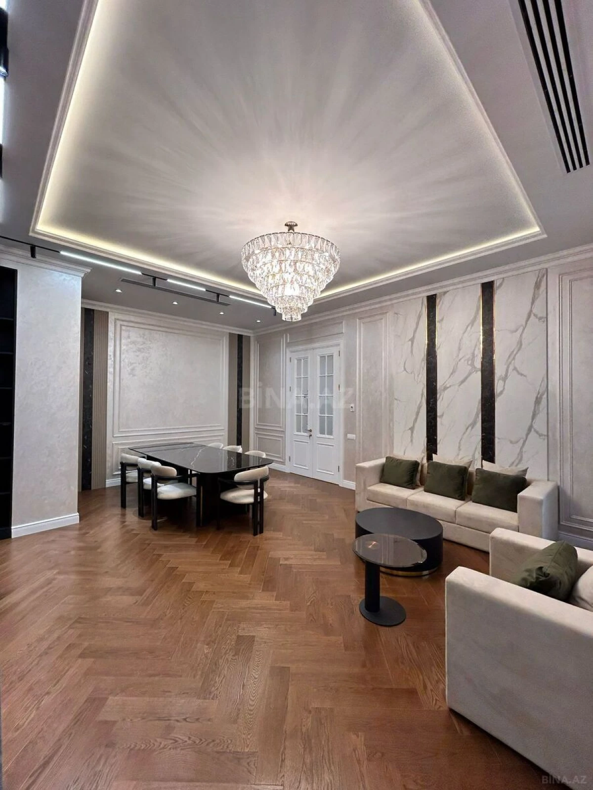 Kirayə verilir 4 otaqlı mənzil 155 m²