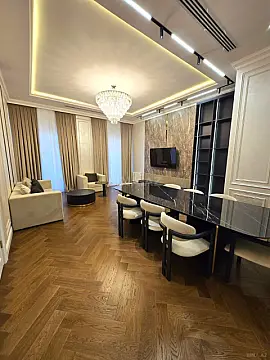 Kirayə verilir 4 otaqlı mənzil 155 m²